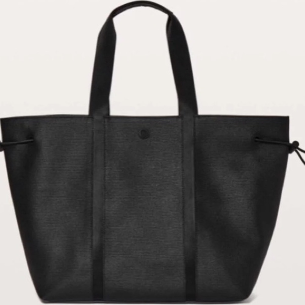 Lululemon Day Our Tote In Black